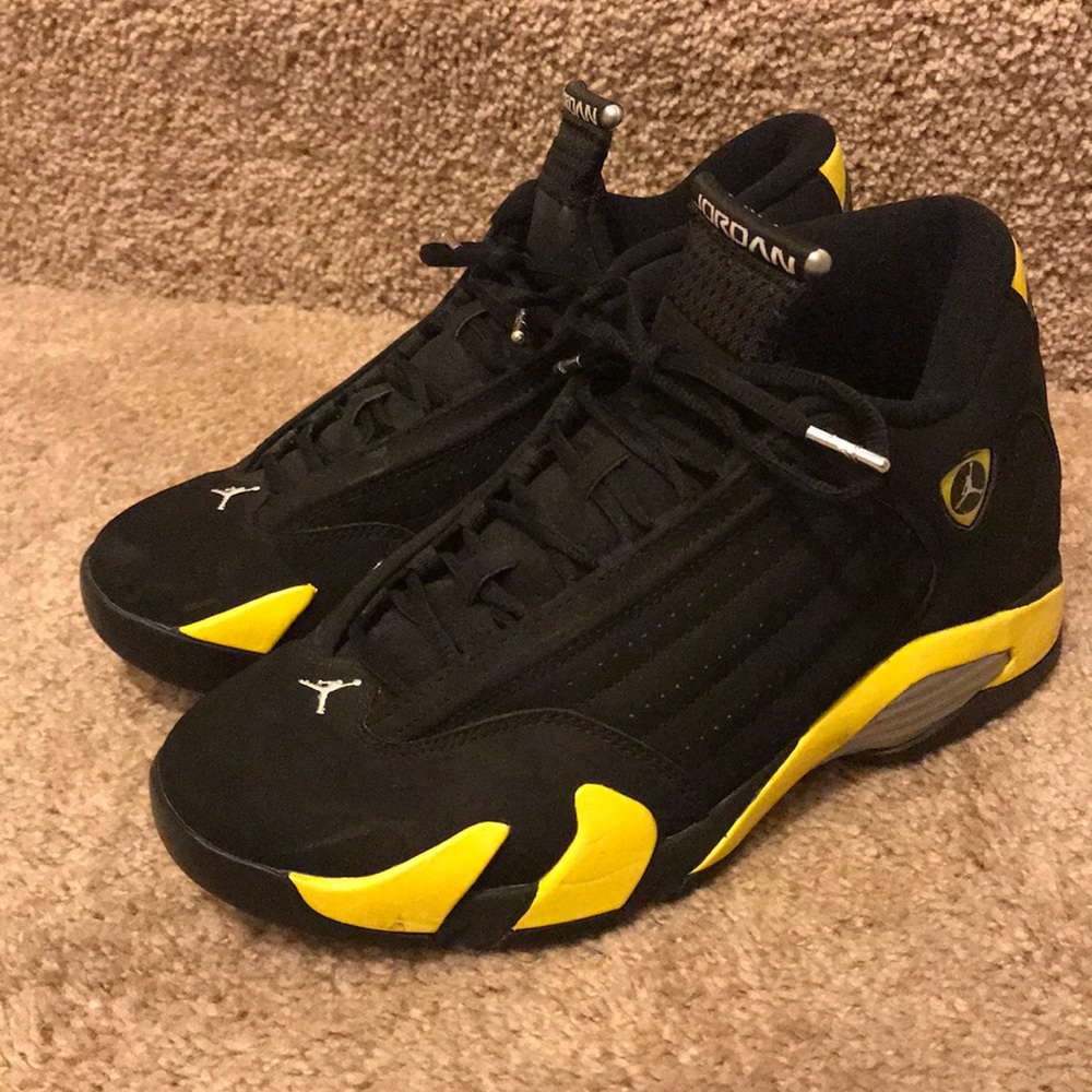 Air Jordan Retro “thunder” 14 Size 8